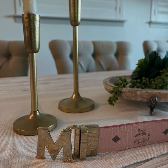 MCM Women’s Reversible Belt In Powder Pink - Picture 4 of 5